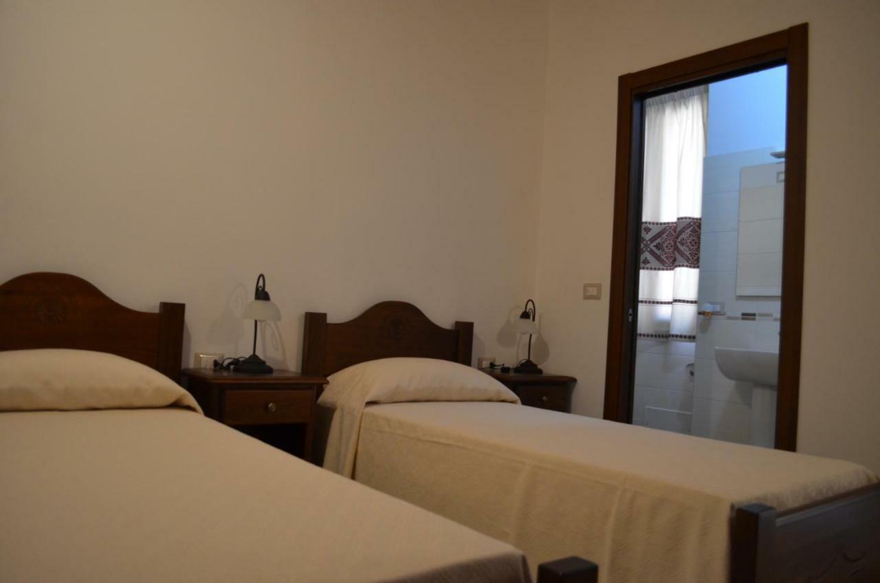 Casa Vacanze La Pavoncella Iglesias Eksteriør bilde